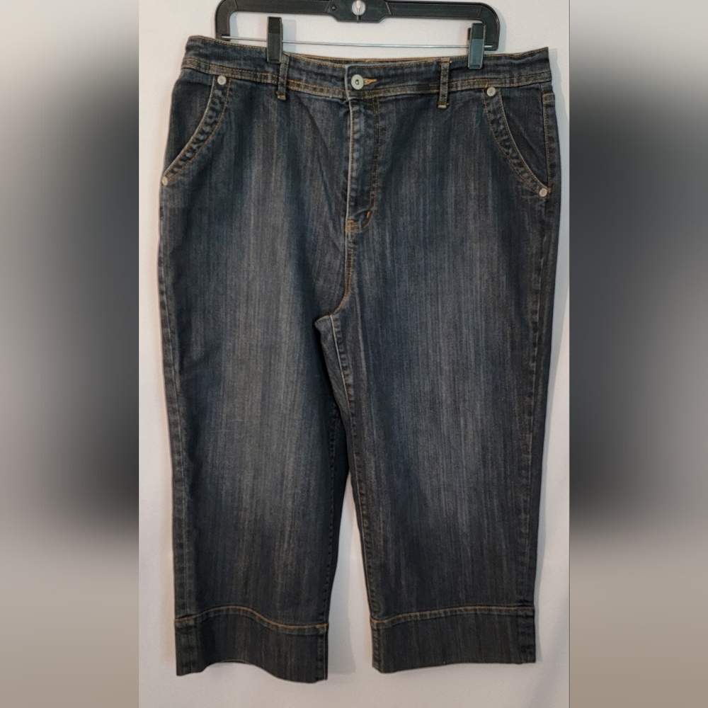 Chico's Platinum Denim Capri Size 3 (L)